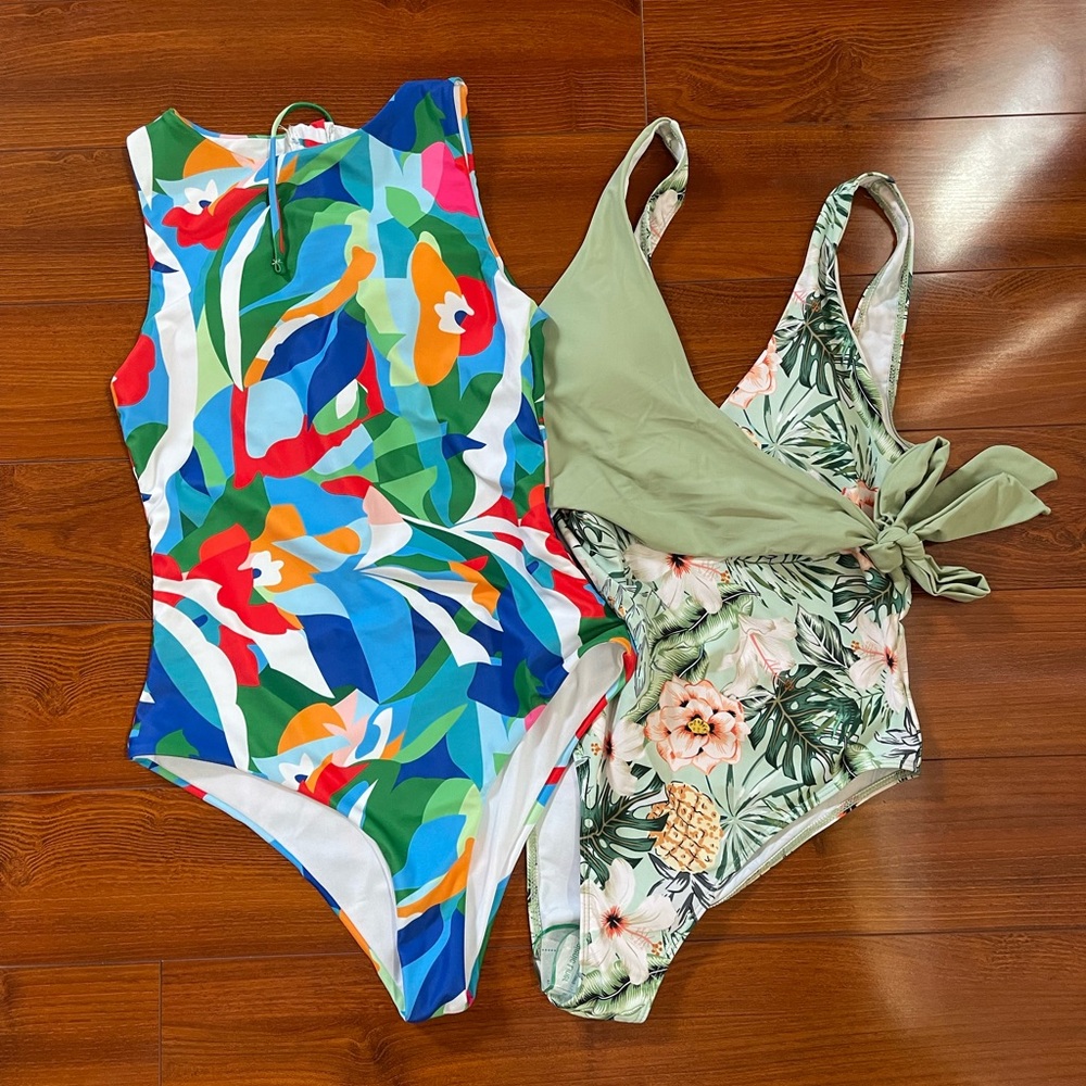 One piece bathing suit’s